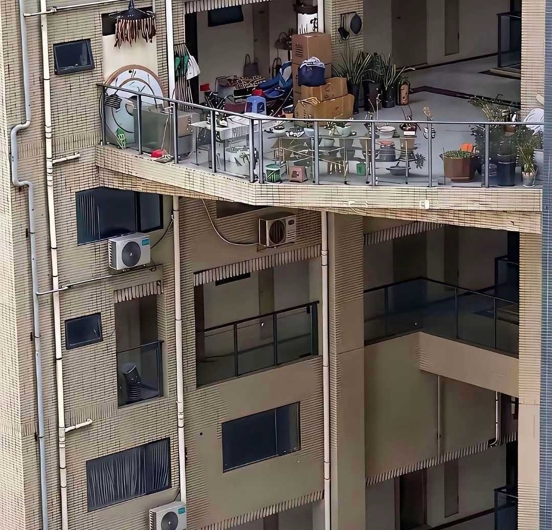 买房时给多5万能把这阳台给您，你愿意不？ 