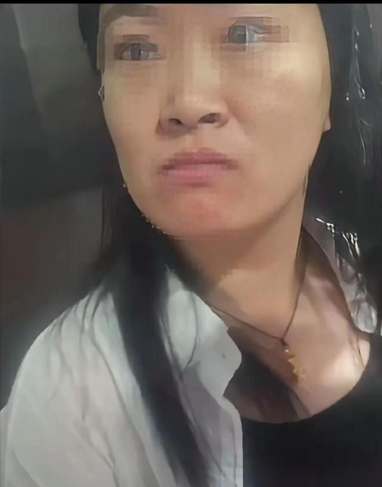 石家庄这化学老师被辞退了！

说真的我身边不少当老师的朋友聊起这事，还有人觉得他