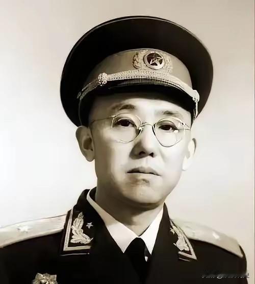 1939年新四军奇袭虹桥机场：追汉奸意外闯敌营，一把火烧毁日军四架战机
 
19