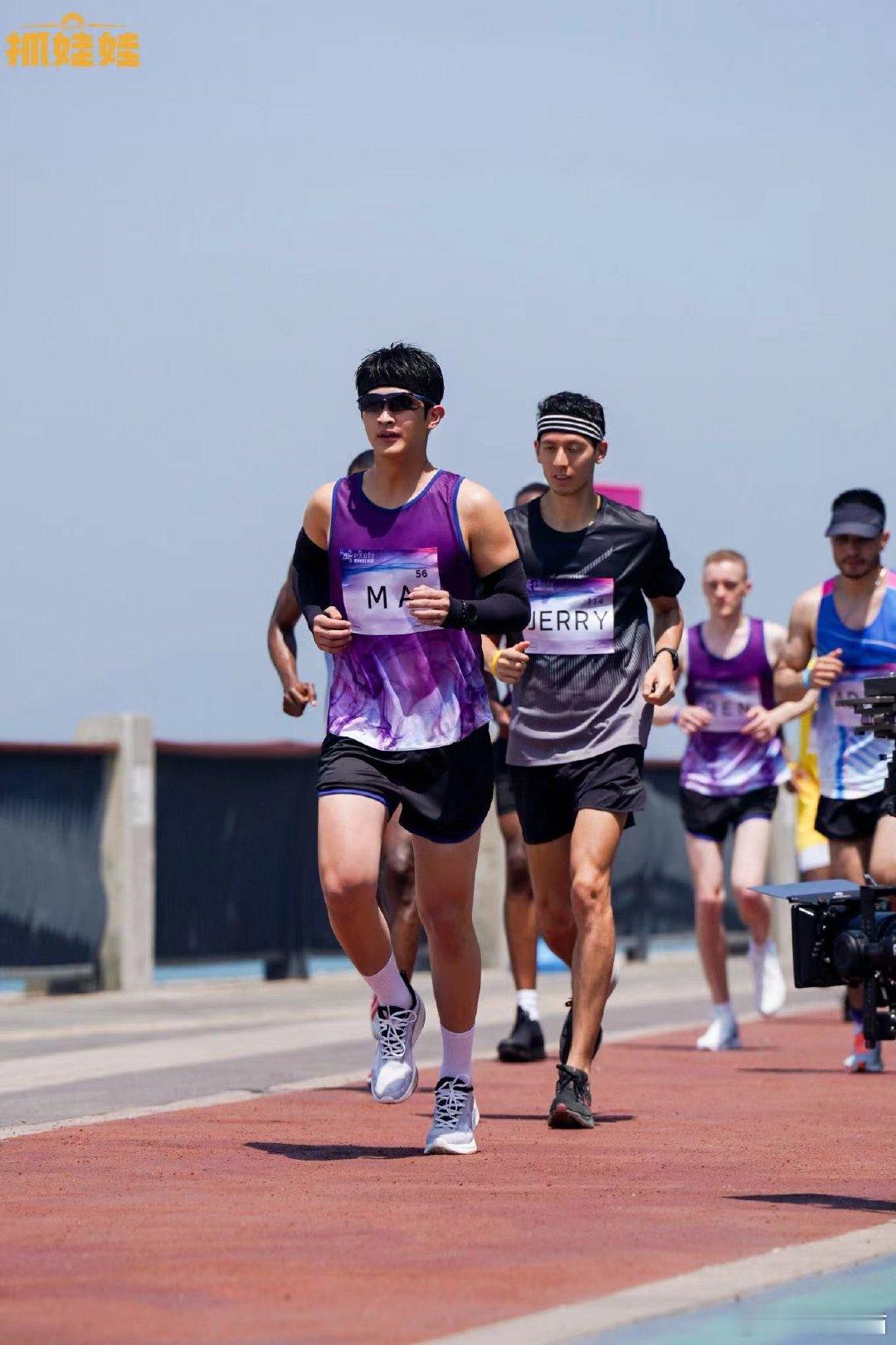 #史彭元曾见义勇为救落水男孩#我真的没有想到你居然会去救落水的男孩，肯定是自己会