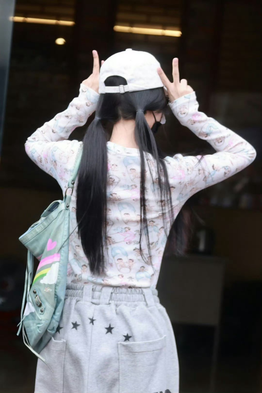 萌成啥了这个双马尾小兔子！！！ 