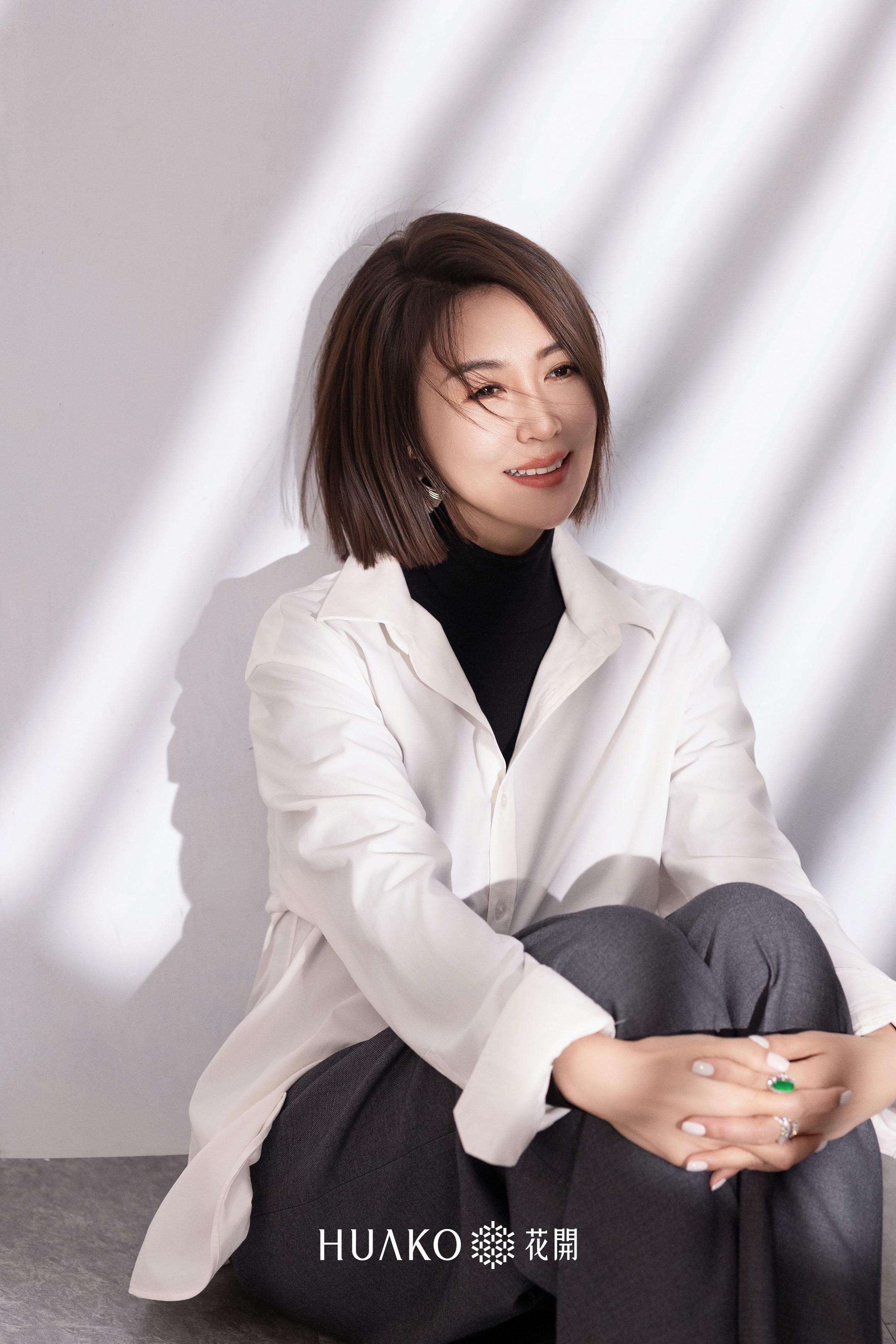 肖像是捕捉女性生命力的更好方式，记录生命中不可回溯的瞬间，唤醒对自身美...