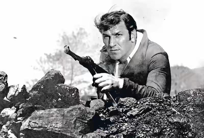 还记得上海译制电影厂的名演员吗，那个年代给我们带来多少的享受。
桥，列宁在10月