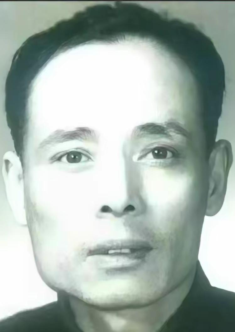 1982年，上海公安局接回一个在山西劳改28年的白发老头，直接安排住进老干部处，
