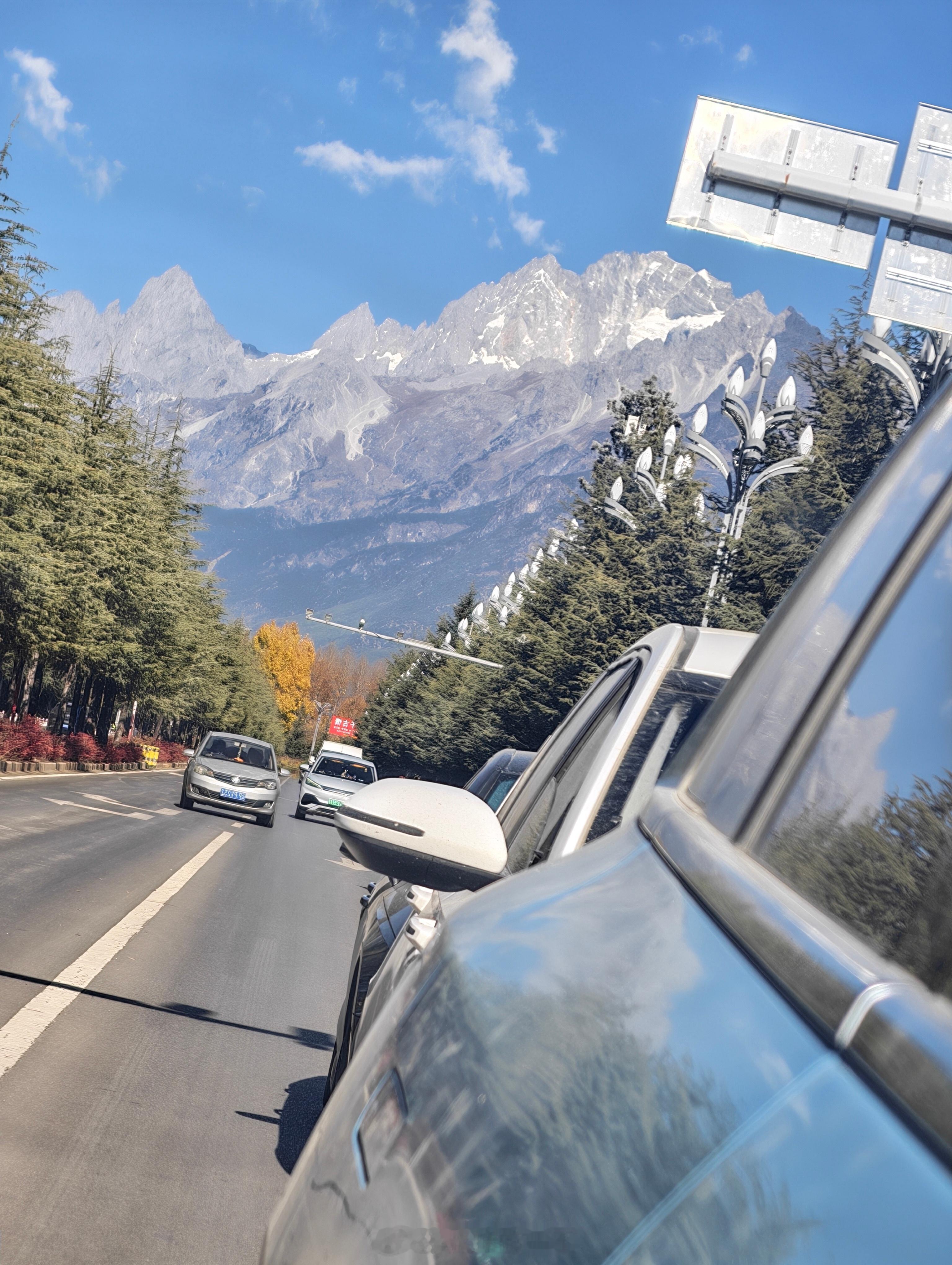 玉龙雪山是真不行，一点没有雪山的样子 丽江