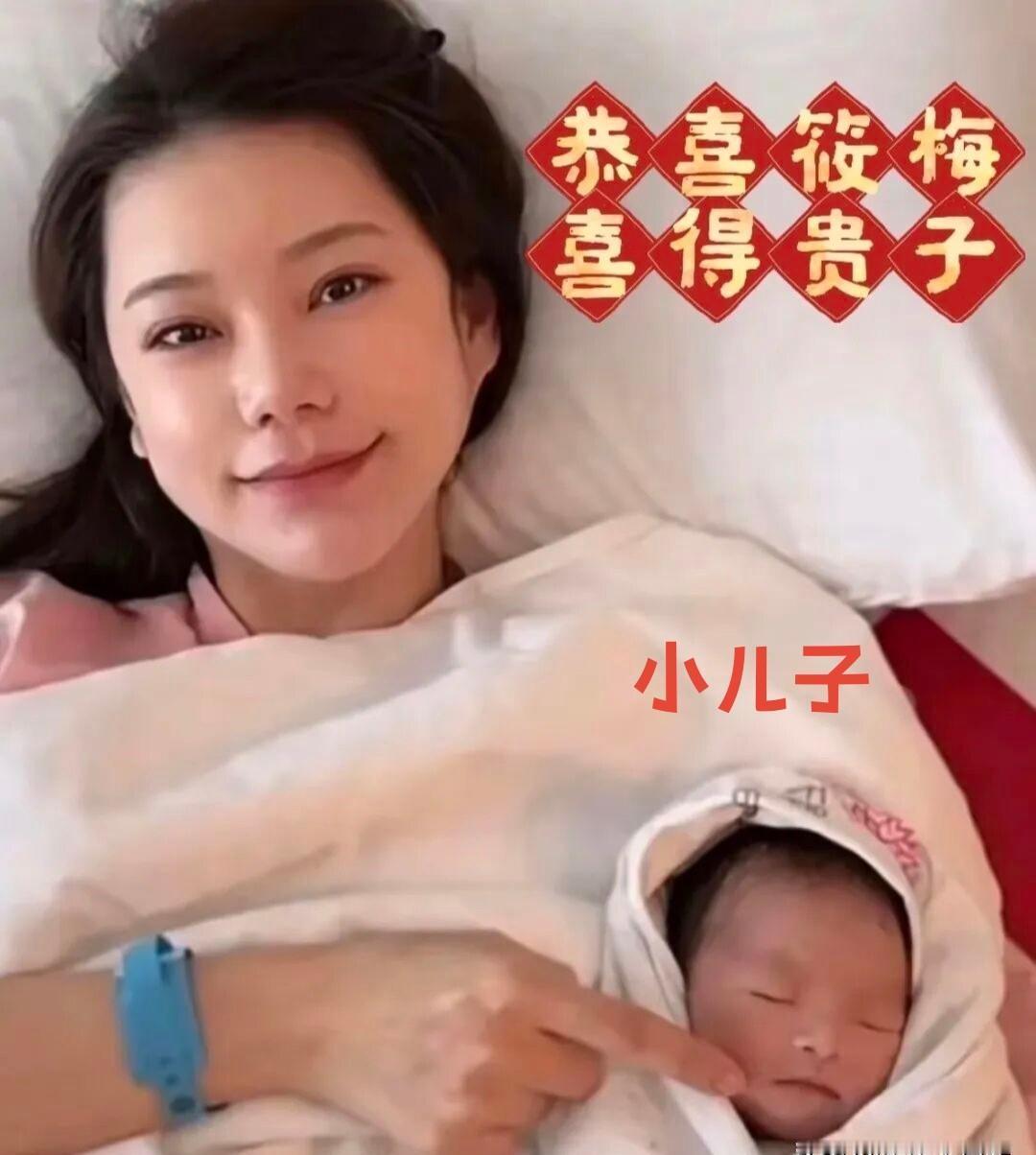 马筱梅生娃那天，汪小菲寸步不离，而大S的律师函还在飞。
你看这对比，一个产房里握