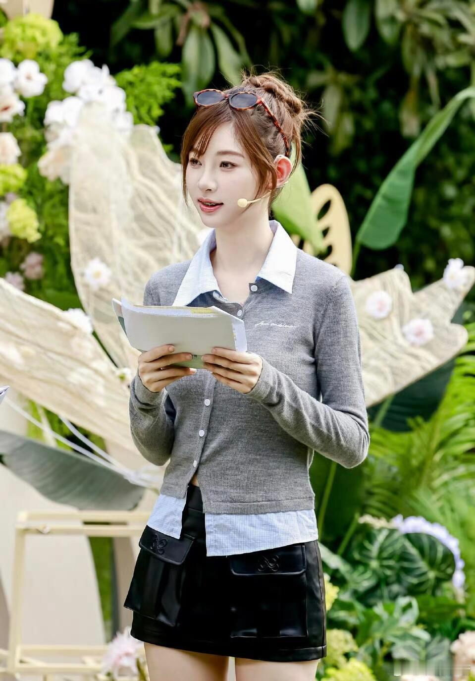 原本以为痞幼和小袁同学能修成正果，毕竟恋爱超甜，还猜他们认识多年，结果还是分了。