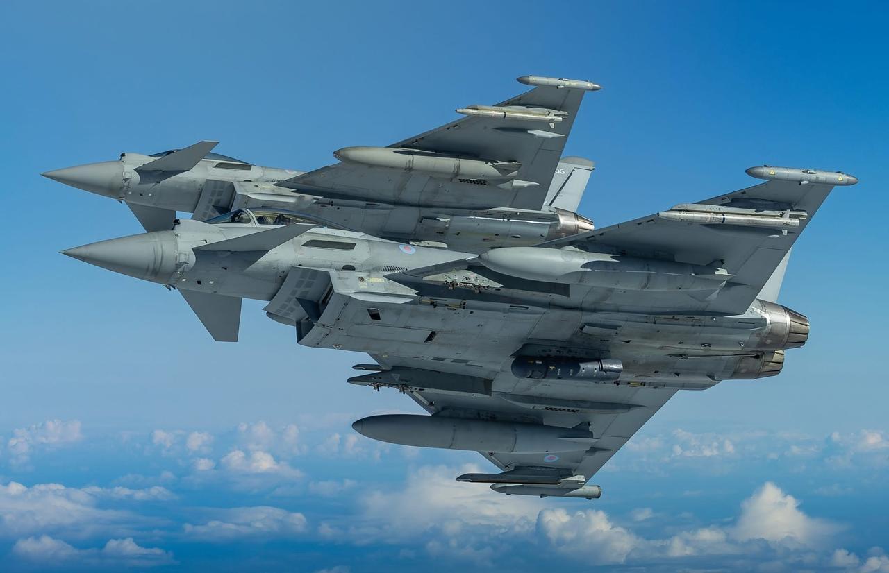 英国皇家空军（RAF）台风空对空摄影好图
Photo credit: RAF ​