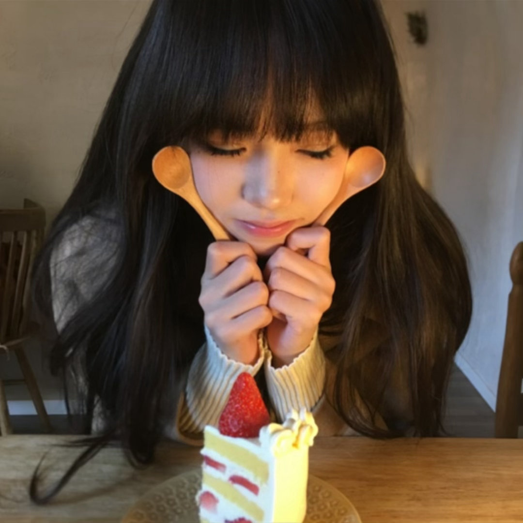 我要上班咯 你们都有男人买吃买喝 有人养 我不行 我一天不上班 我的拼多多先用后