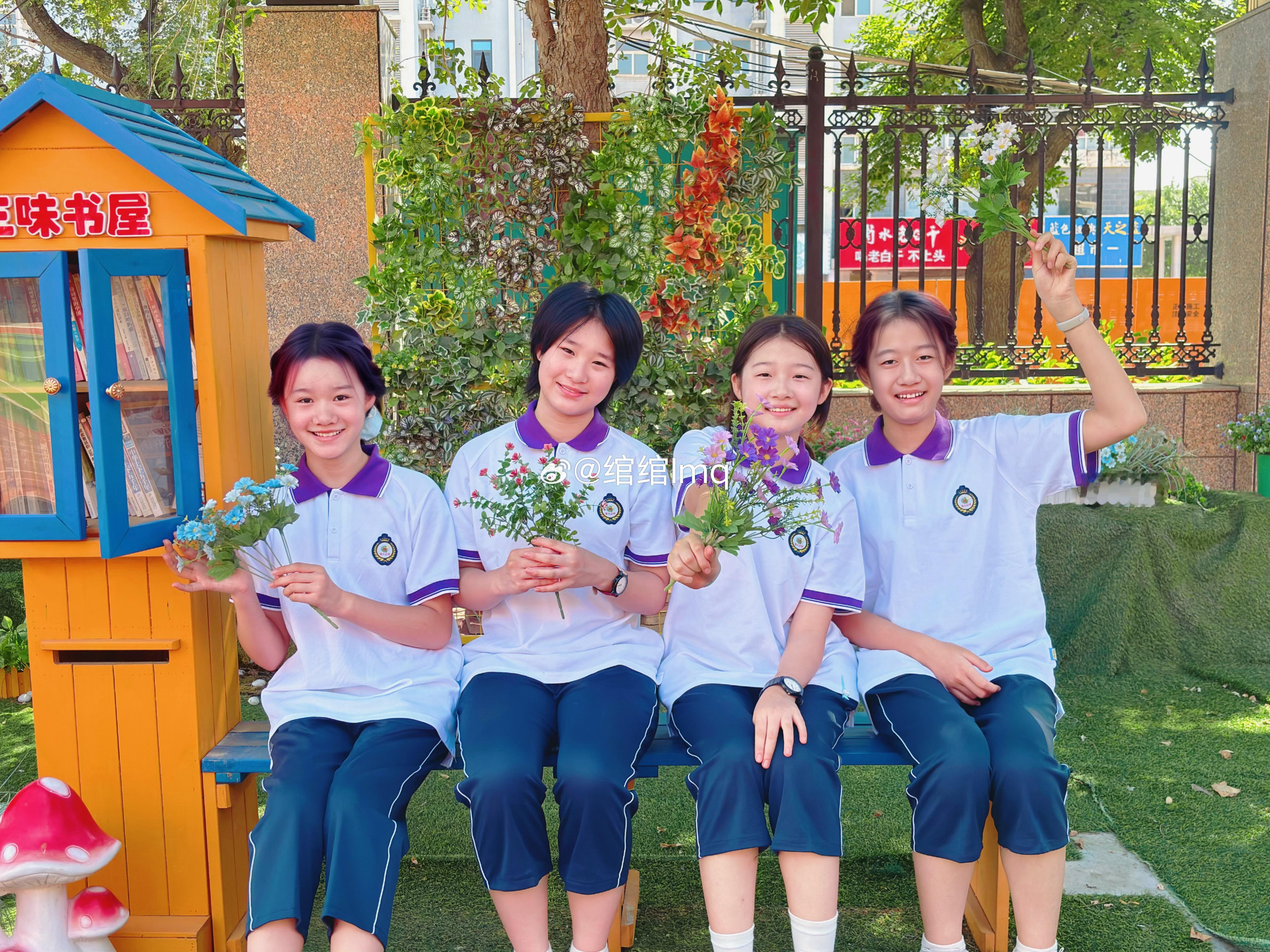 我们的孩子整个的青春洋溢 