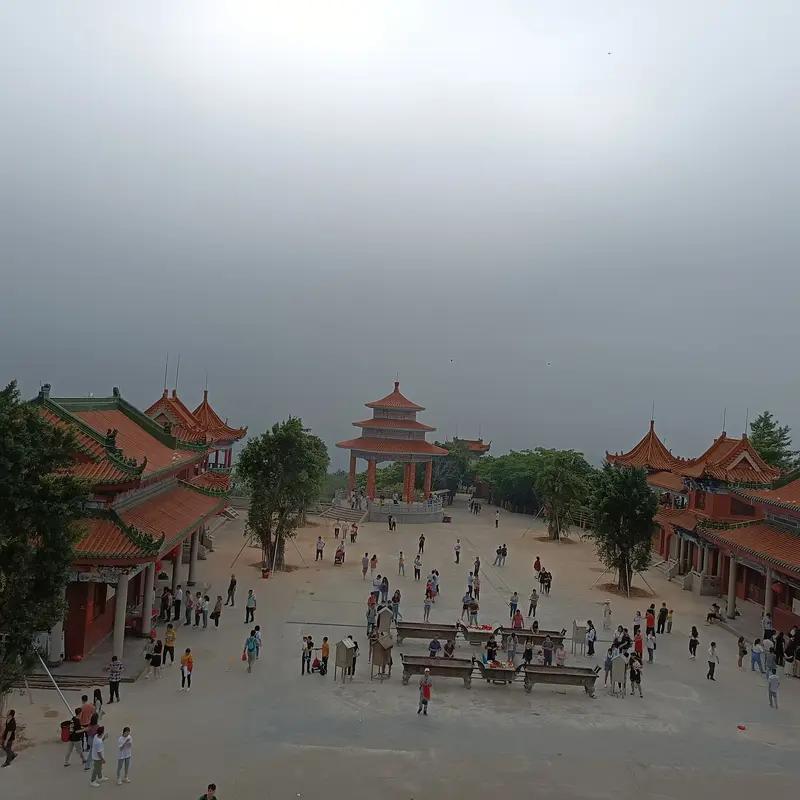 三十万读者作证，天上的神灵作证，观音山的菩萨作证，《观音山上观山水》的最佳对联本