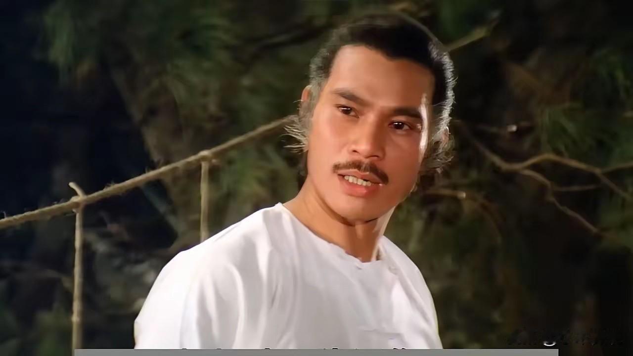 陈观泰的感情生活十分精彩，活了80岁，娶了4任老婆，而且都非常的漂亮。

第一段