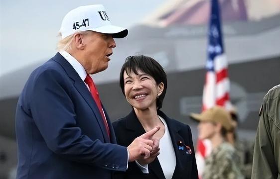 俄媒提醒中国：中日一旦开战，中国不止日本一个敌人。
先看日本背后的美国支持，这种