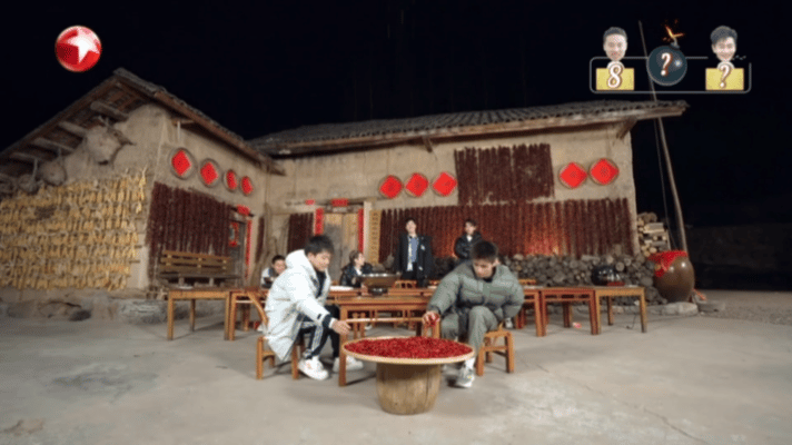 #苏醒陈鑫昊放辣椒不顾自己死活# 被《极限挑战宝藏行》和这段笑死！两人为了惩罚对