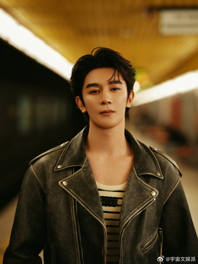 夏之光这次不藏着掖着了 夏之光这次超大方！十八宫格大片直接“甩”出，适配度拉满，