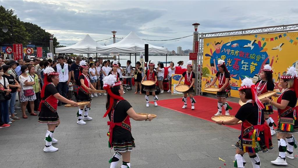 三峡购物节、芦洲怀旧音乐夜8月登场 火舞表演点亮夏夜。台湾省新北市各大商圈8月起