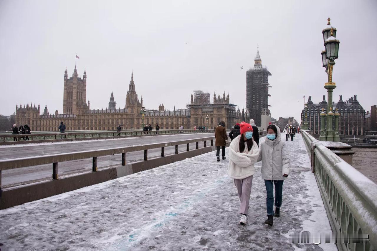 【英媒曝：英国正面临几十年来风险最大的冬季之一】
伦敦时间2026年10月15日