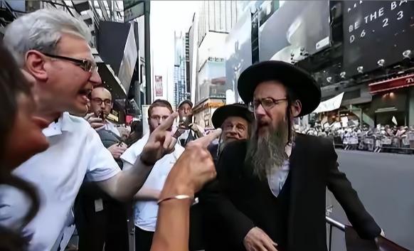 美国的犹太集团和昂撒集团谁能笑到最后？美国犹太财阀控制了媒体，控制了学术，控制了