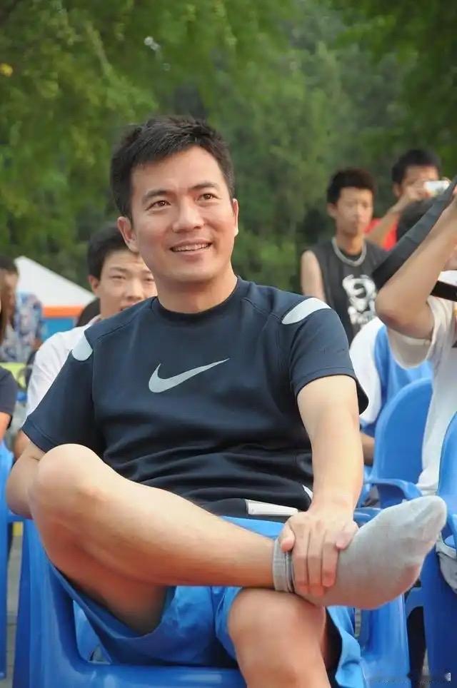 2006年，孙颖刚刚做完乳腺癌手术，病房消毒水的气味笼罩整个空间，刀口持续隐痛，
