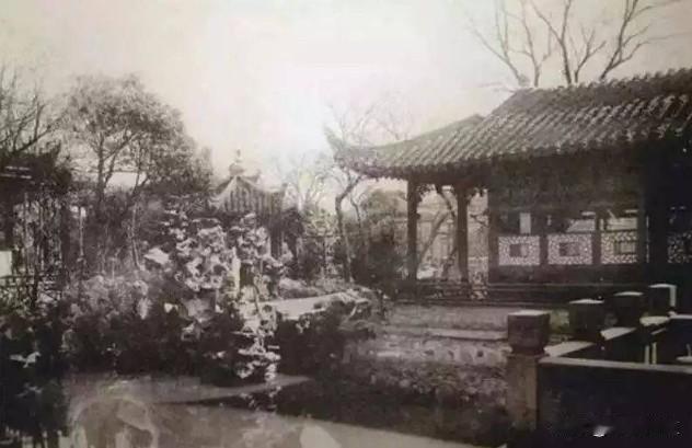历史上今天：

1911年6月24日（农历五月廿八），电影作为一种新兴的娱乐方式