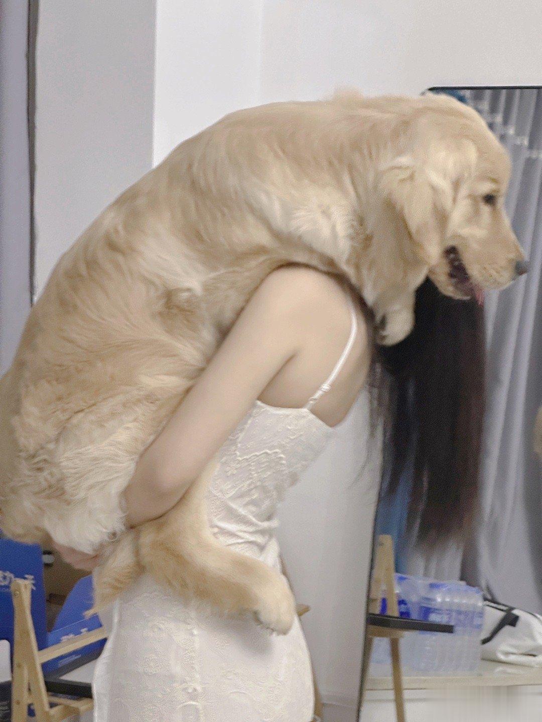 臭崽45斤了妈妈抱不动啦 ​​​