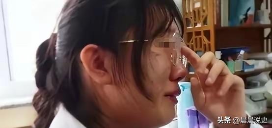 2013年，福建一女生高考志愿落榜，成绩只有364分，但女孩养婷婷却坚称自己考了