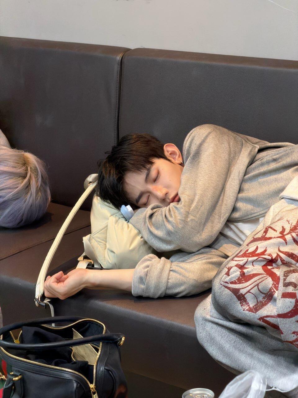 zZZ 