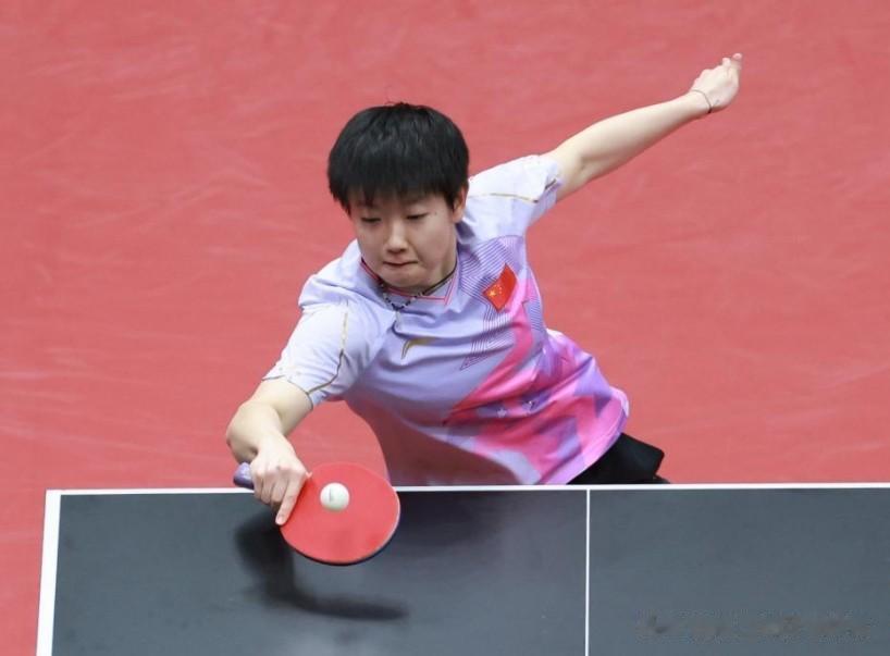 4-0！挽救5个局点上演大逆转，孙颖莎晋级决赛，三冠王一步之遥！
孙颖莎在女单半