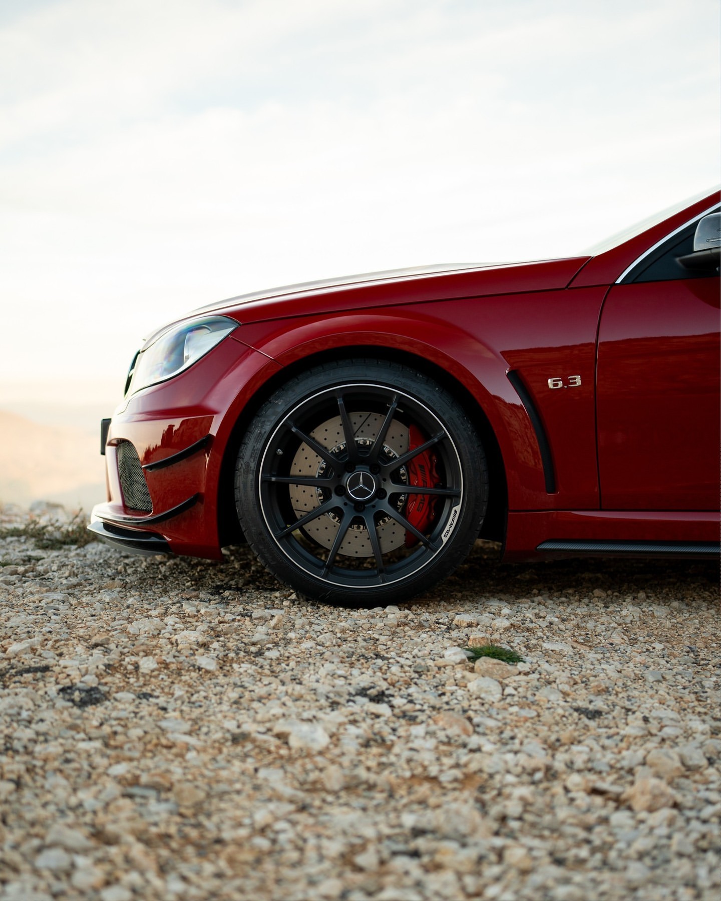 阴间新闻真是太多了，还是多看看车吧，AMG C63 black series 就
