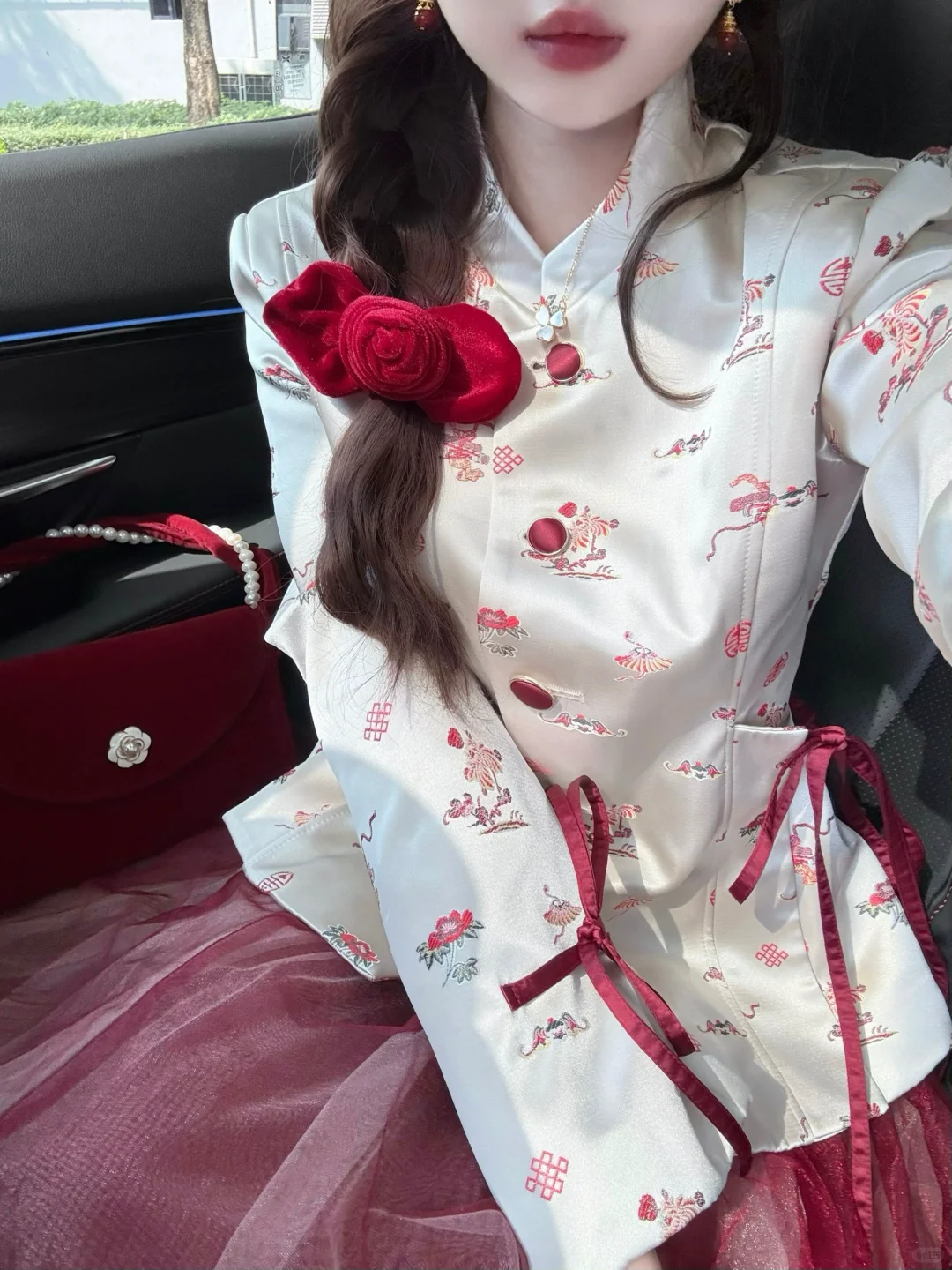 红色旺中女！！