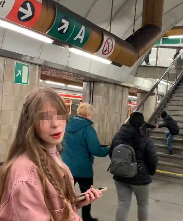 据说，欧洲的小偷居然达成了一种共识：中国人的钱包可以偷，但中国人的手机绝对不能碰