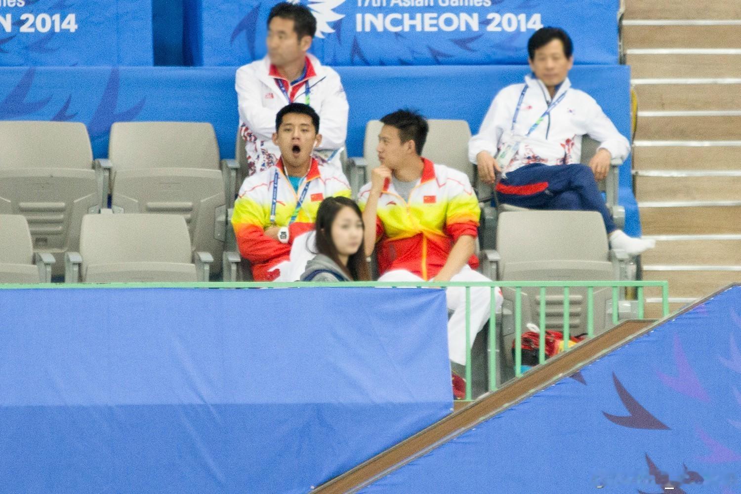 【困困】这是一张会传染困意的照片～ 