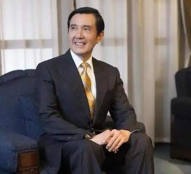 马英九被赖清德当局逮捕了，近日马英九被台湾高等法院突然要求出庭。
 
马英九被抓