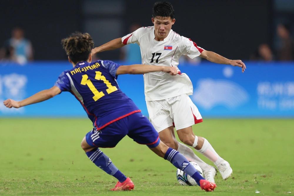 今日亚运男足看法 日本亚VS朝鲜亚本场的战术看点十分清晰：日本手握主场优势，大概