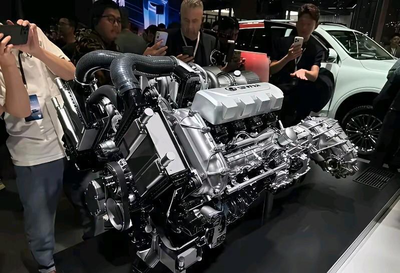 “造了一辈子车，总得弄个V8干一干。”

魏建军去年在上海车展上说的这话，不少人