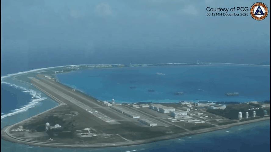 又来了，菲律宾一架巡逻机再次抵近拍摄中国渚碧岛！



据菲律宾海警发言人的消息