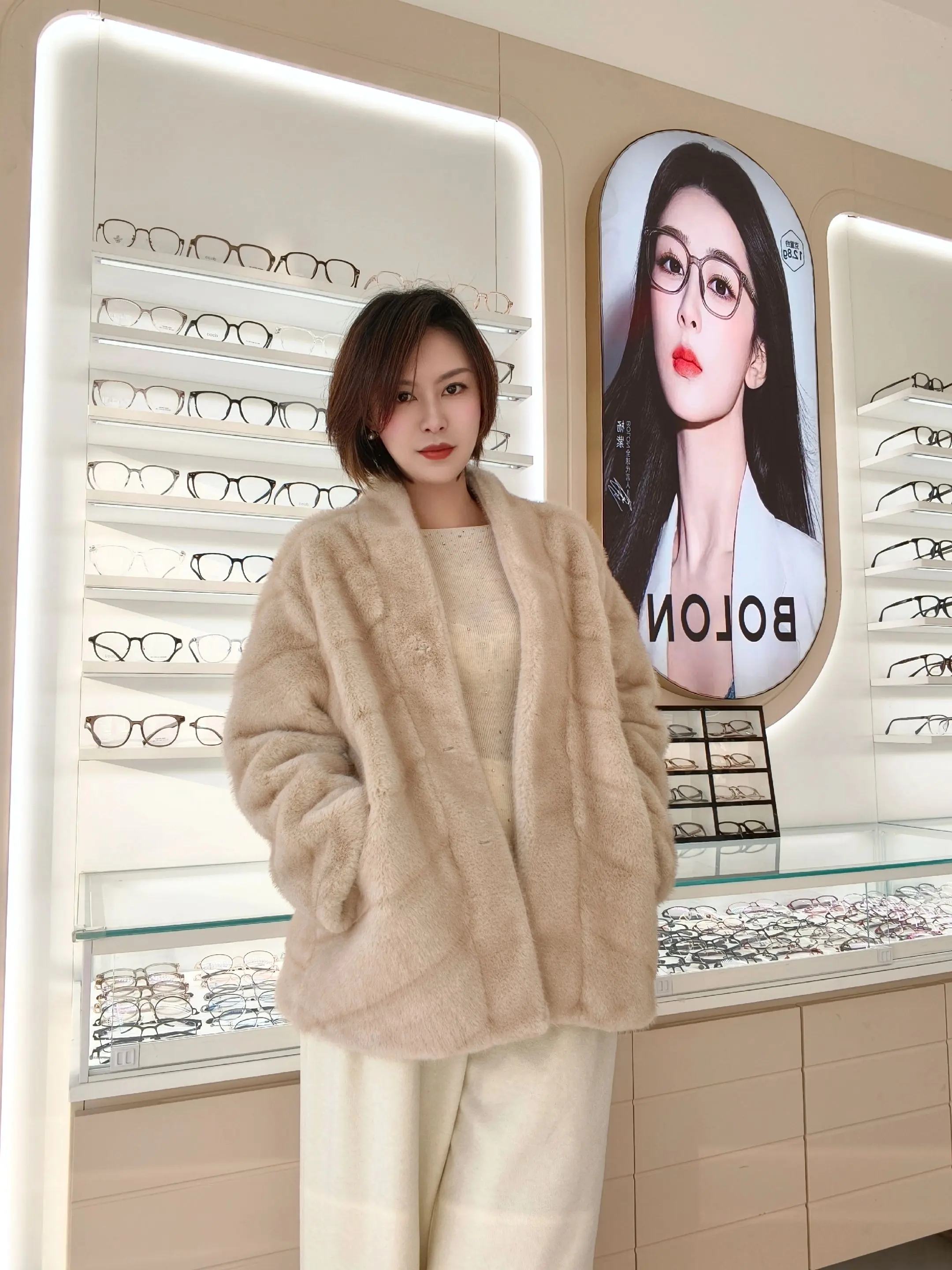 成年人的世界里，所谓的交情只是华丽的包装，利润才是最核心的纽带。