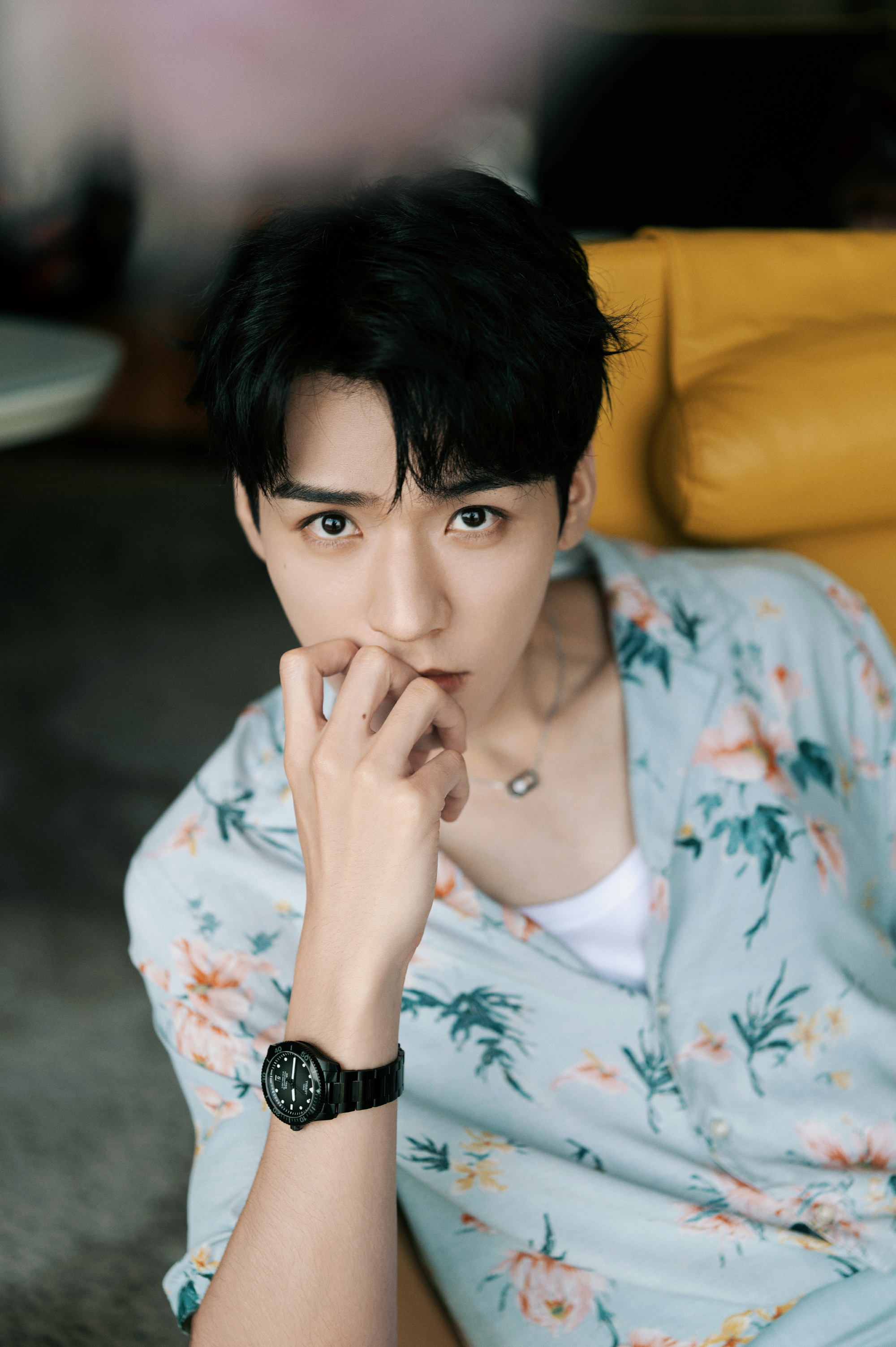 #龚俊 内娱花蝴蝶# 龚俊就是行走的衣服架子吧！是怎么做到每一件服装都能完美驾驭