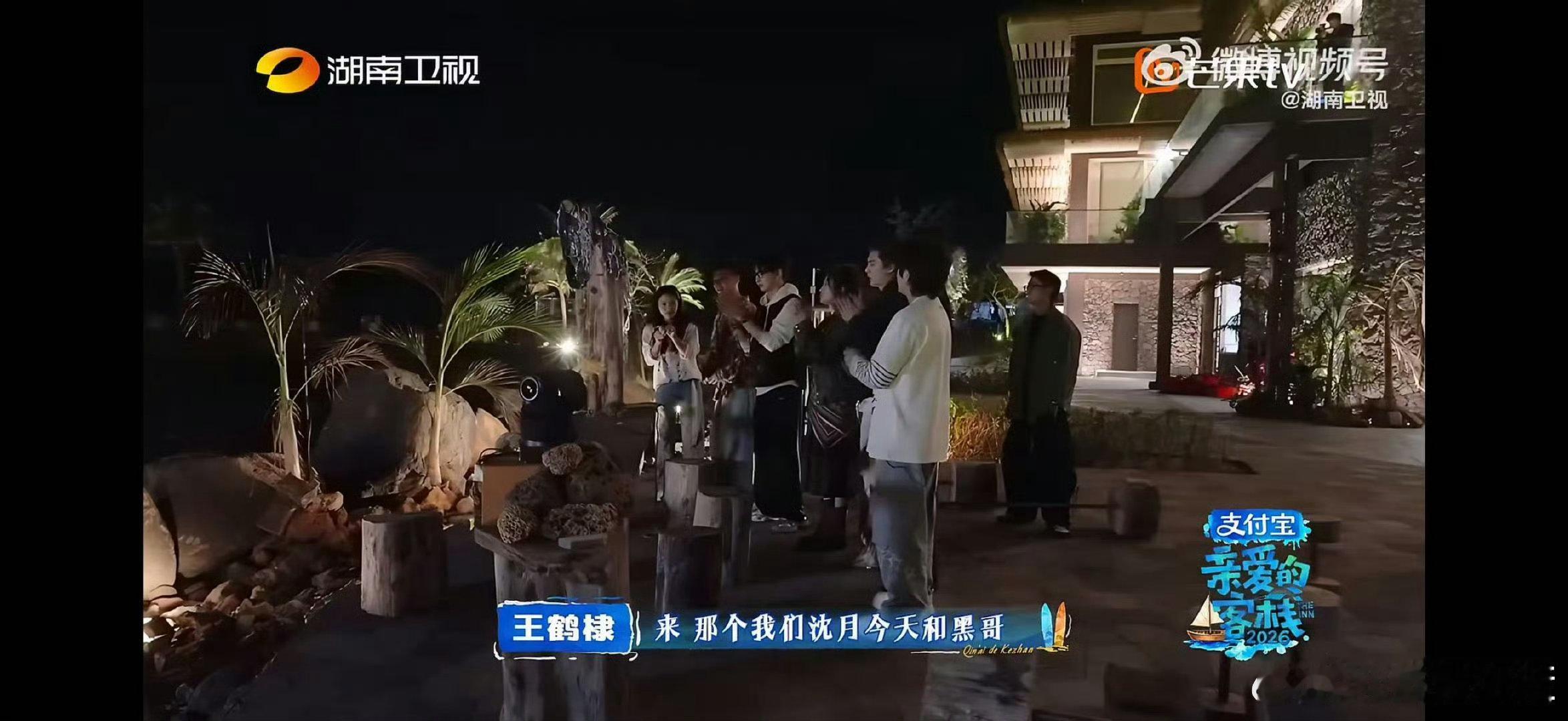 沈月沈月用海边垃圾手搓捕梦网亲爱的客栈从捡垃圾到做捕梦网，沈月用小举动传递大环保