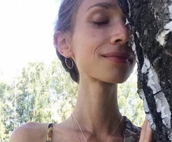 27岁波兰女子因坚持8年只吃水果，在巴厘岛酒店营养不良去世，体重仅22公斤，她曾