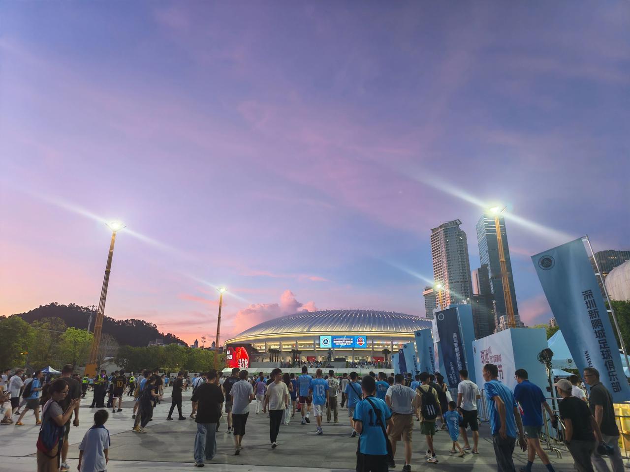 希望深圳新鹏城早日保级，同省兄弟梅州客家也早日保级中超联赛 中超保级 深圳新鹏城