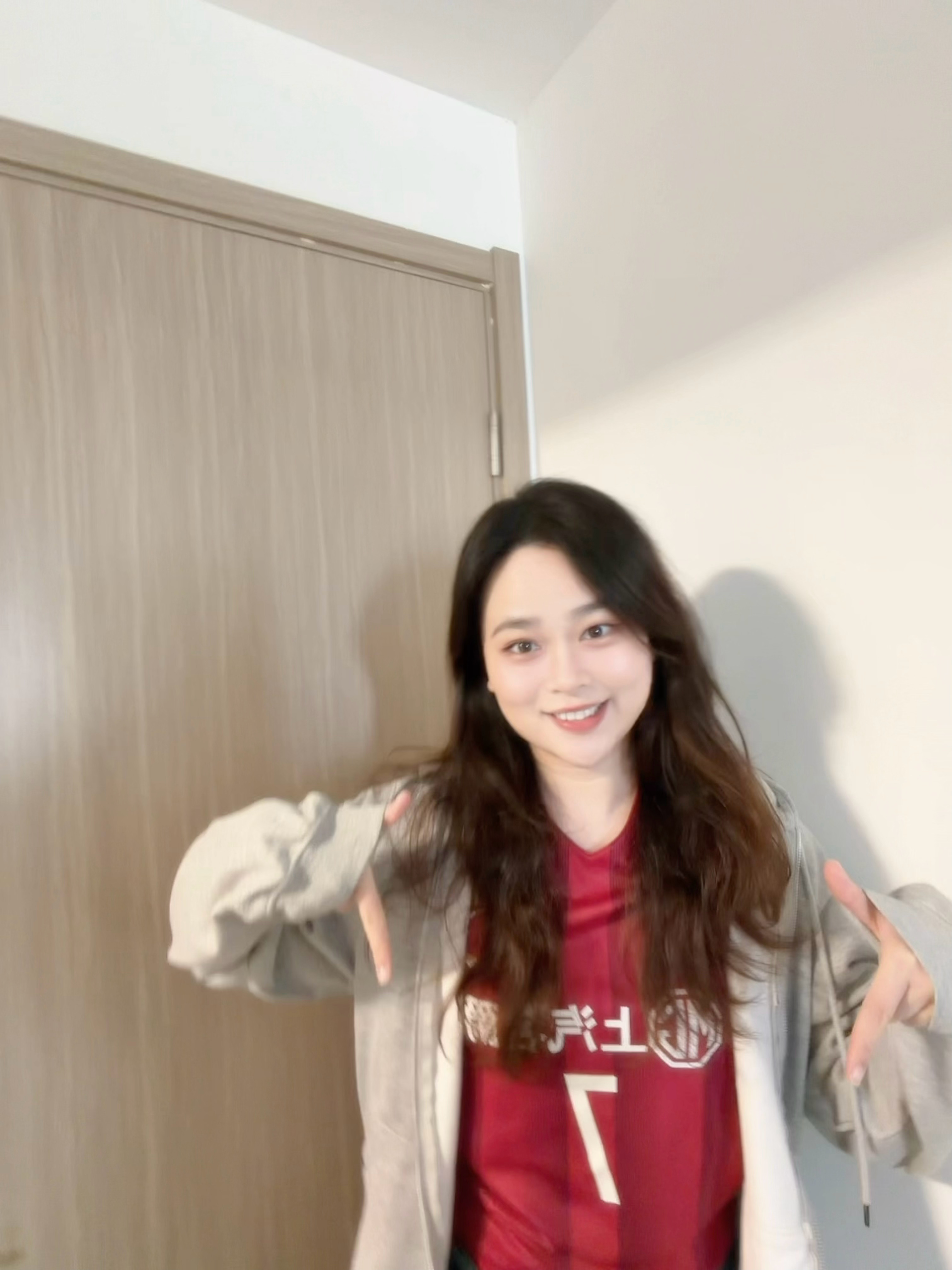 看完我湖爽剧，今晚现场看海港也麻烦争气东契奇绝杀掘金上海海港vs青岛西海岸 这把