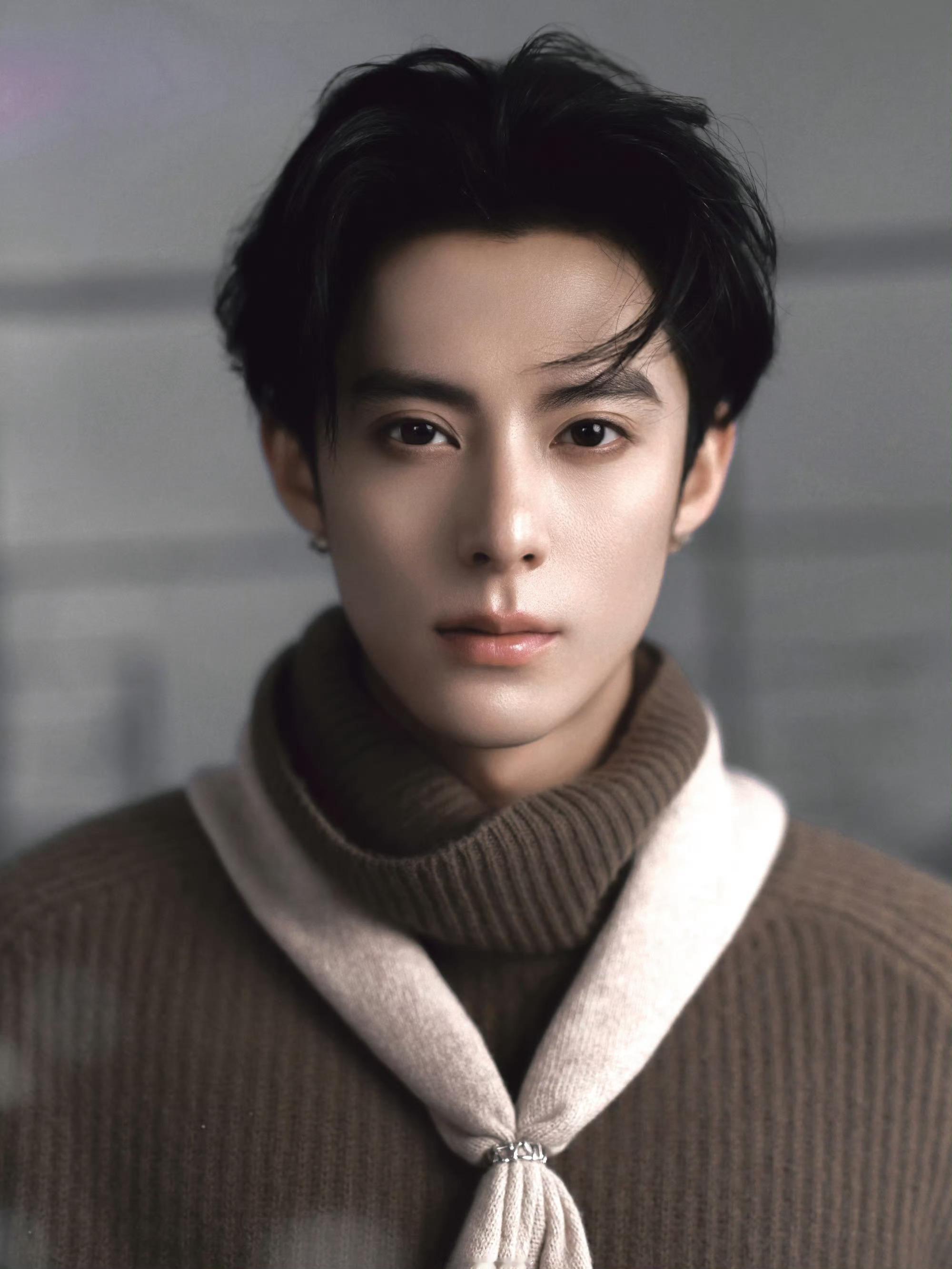 王鹤棣现在是心腹以前是心腹大患王鹤棣挑眉问小学班主任“我现在是您最可爱的学生了吧