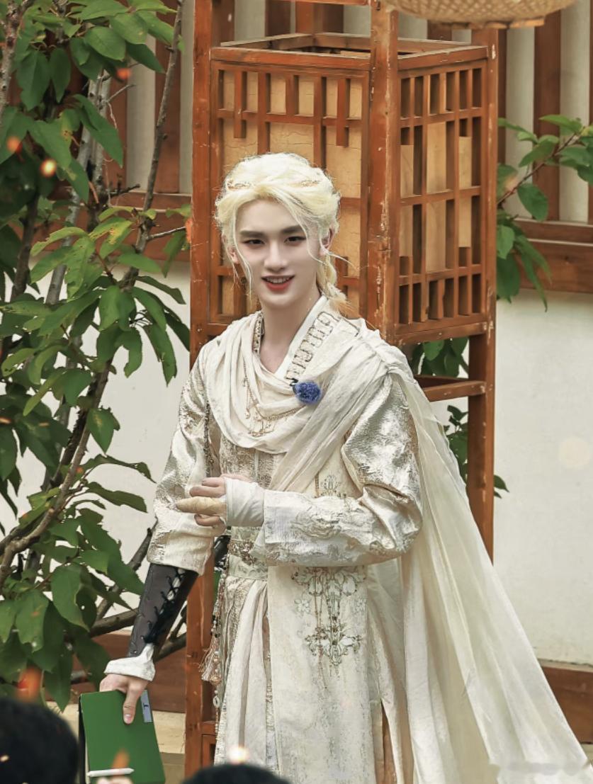 下期开推有丁程鑫白发造型下期开推是苗疆少年张凌赫开始推理吧等节目修复完画面漏洞，