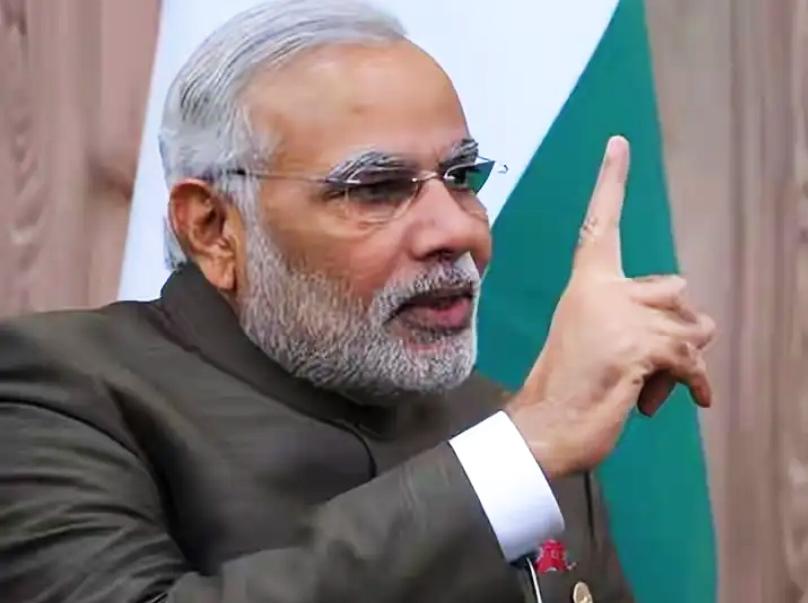 普京终于等到俄油成抢手货这天，各国排着队抢购。美国大赦俄油三十天后，印度抢先下单