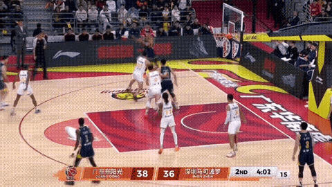 奎因自投自抢，上篮打进，篮板嗅觉真好



奎因底角三分不中，但是抢到前场篮板，