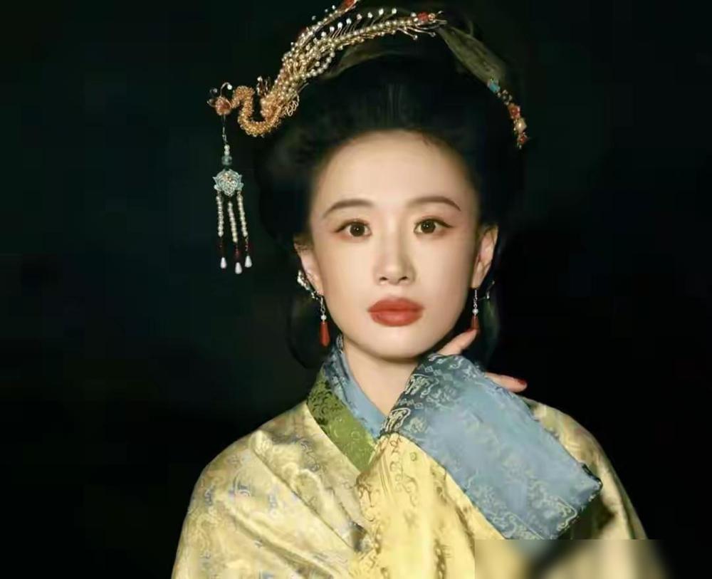 赵星棠临死前从木梳夹层抽出一张纸，交给许兰香。

这张纸最狠的地方，不是能扳倒林