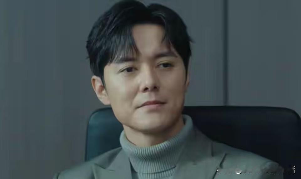 因为歌手出道的张超，演艺世界也终于有了起色

最近两部职场类型的电视剧正在播出，