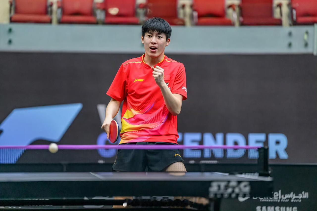 男单半决赛国乒小将温瑞博和陈垣宇是否可以顶峰相见。
男单半决赛上半区国乒小将温瑞