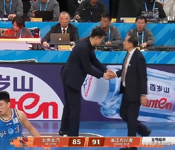 王博谈广厦战胜北汽：

“现在篮球是40分钟的比赛。”

“所以。”

“不是进